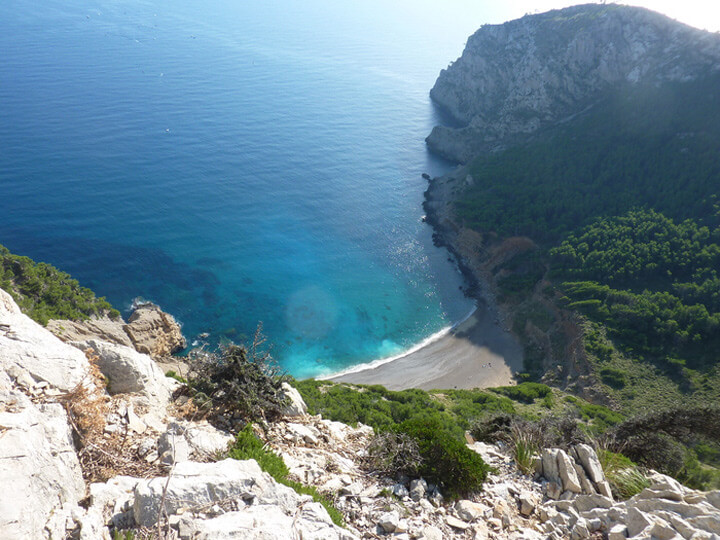 fishingtripmajorca.co.uk boat trips to Cova Tancada in Majorca