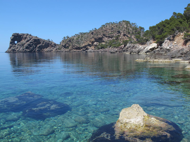 fishingtripmajorca.co.uk boat trips to Foradada in Majorca