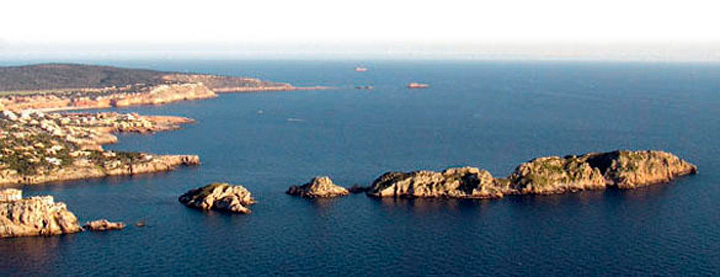 fishingtripmajorca.co.uk boat trips to islands Malgrats in Majorca